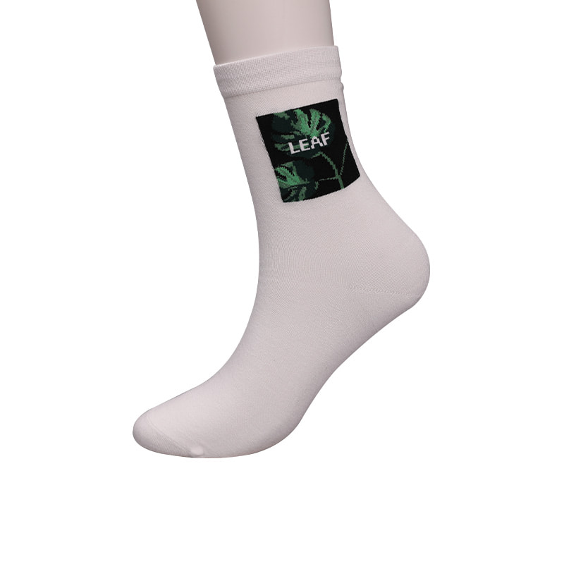 Mäkký tkaný hodvábny nylon obalený imitáciou spandexu 3D tlačeným žakárom ručne šité jesenné a zimné pánske ponožky WSD2850