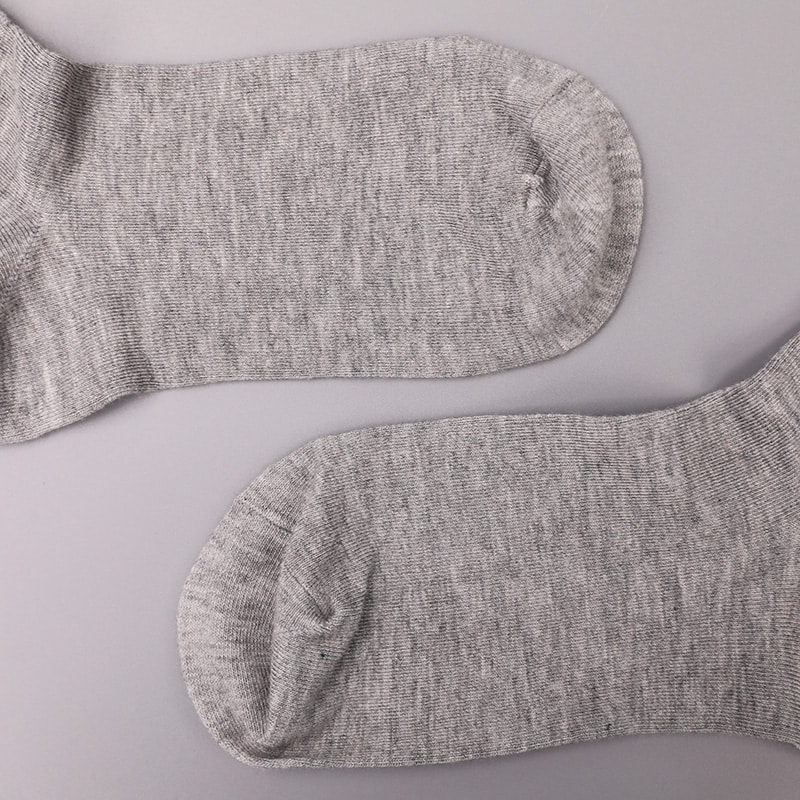 Mäkký hodvábny nylon pokrytý čpavkom 2 horizontálne pásiky a vystužené ručne šité dámske ponožky WSD1536