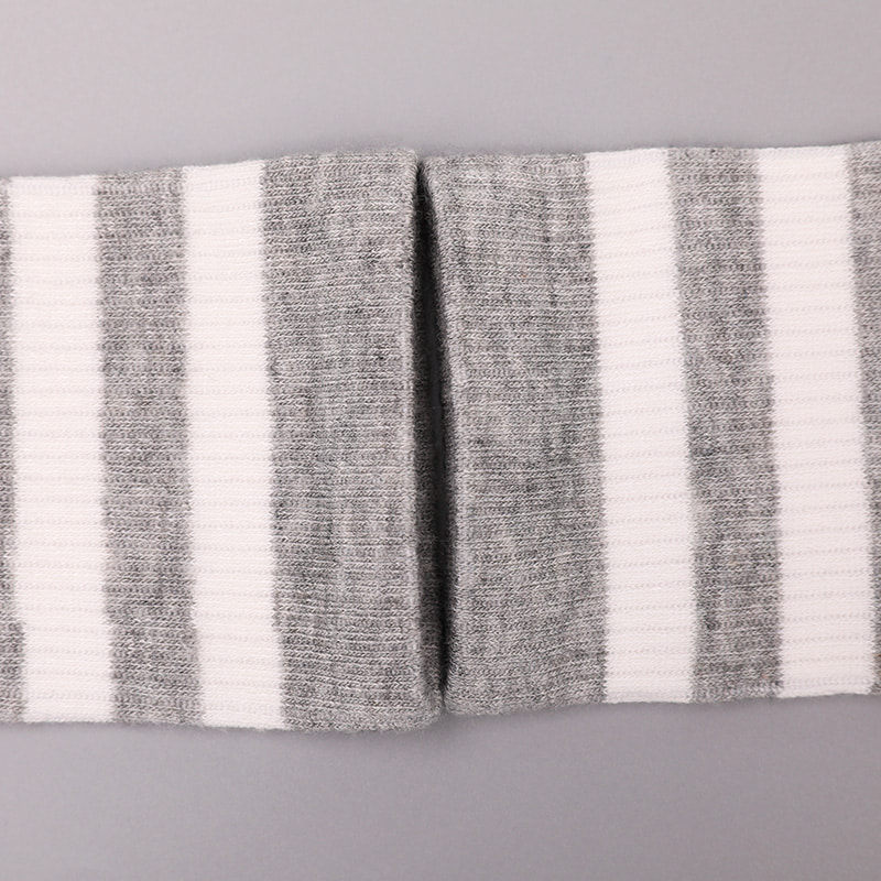 Mäkký hodvábny nylon pokrytý čpavkom 2 horizontálne pásiky a vystužené ručne šité dámske ponožky WSD1536