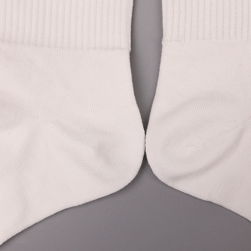 Mäkký hodvábny nylon pokrytý čpavkom 2 horizontálne pásiky a vystužené ručne šité dámske ponožky WSD1536