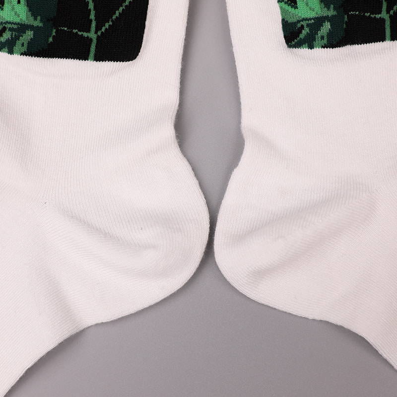Mäkký tkaný hodvábny nylon obalený imitáciou spandexu 3D tlačeným žakárom ručne šité jesenné a zimné pánske ponožky WSD2850