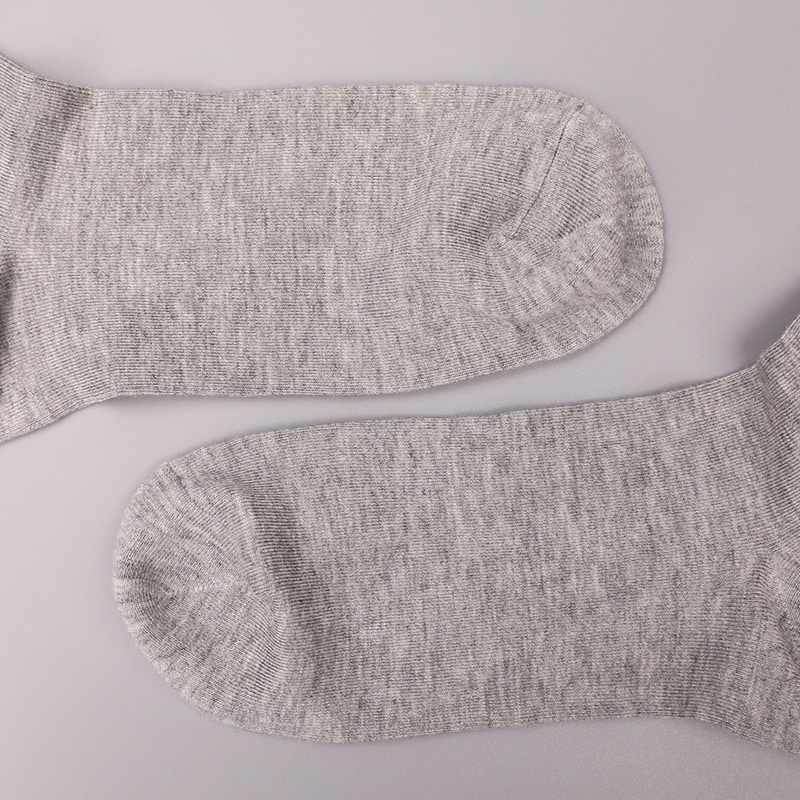 Mäkký tkaný hodvábny nylon obalený imitáciou spandexu 3D tlačeným žakárom ručne šité jesenné a zimné pánske ponožky WSD2850